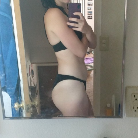 quarantine-queen OnlyFans Leaks 

 picture 2