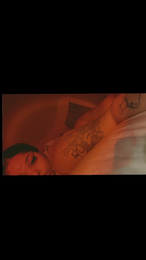 View queen.cemone (Queen Cemone 💦💦💦) OnlyFans 4 Photos and 1 Videos for free 

 picture 2