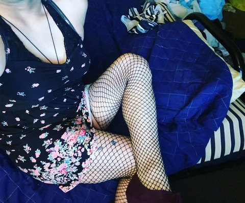 Onlyfans free content queenaria96 

 picture 2