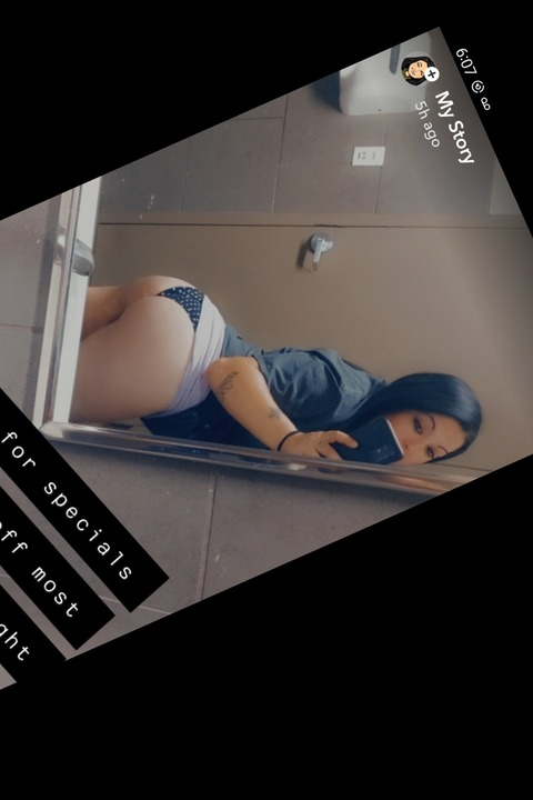 queenbaddie69 (Queenbaddie69) OnlyFans Leaked Pictures & Videos 

 picture 2