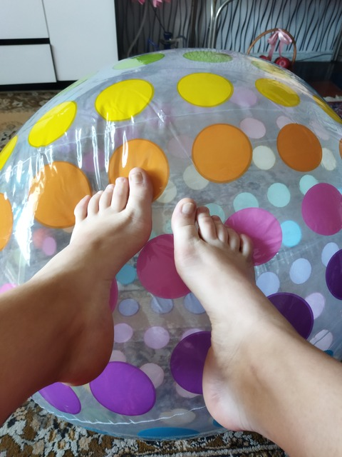 View queenballoons OnlyFans content for free 

 picture 2