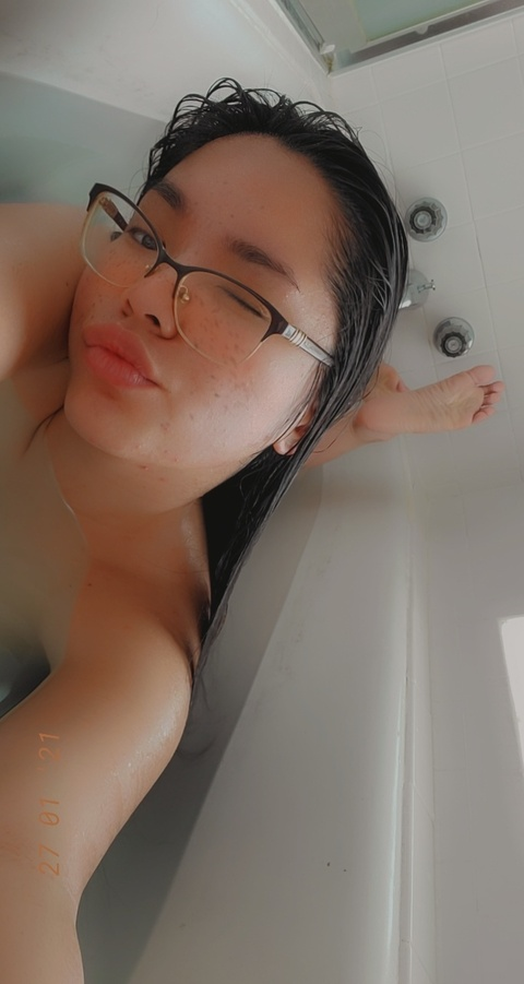 View The Queen Bee (queenbee900) OnlyFans 143 Photos and 4 Videos leaks 

 picture 2