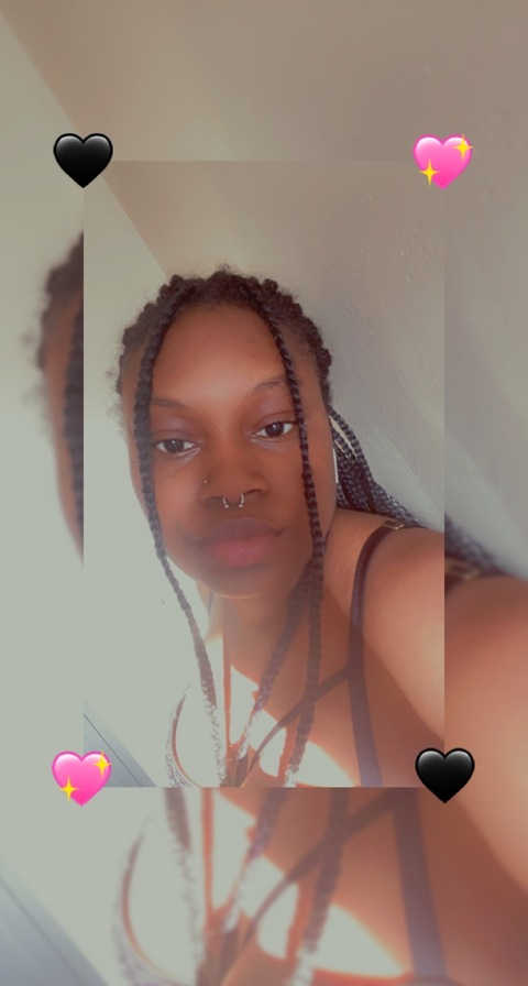 View Rae (queenbraeee) OnlyFans 29 Photos and 36 Videos leaks 

 picture 2