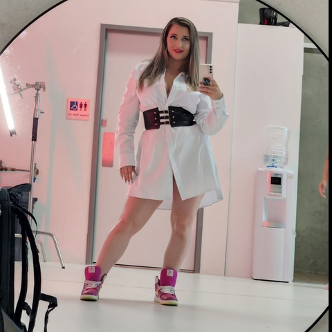 queenbzz (QueenBz) OnlyFans Leaked Content 

 picture 2