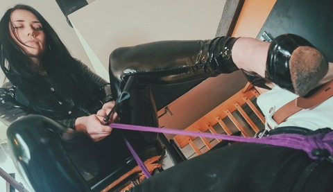 queendaeva (Queen Daeva) free OnlyFans content 

 picture 2