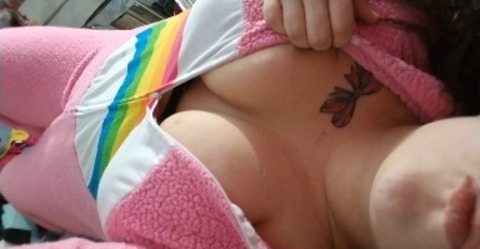 View queenhoneybae OnlyFans content for free 

 picture 2