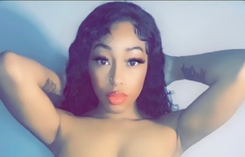 View queenielovee OnlyFans content for free 

 picture 2
