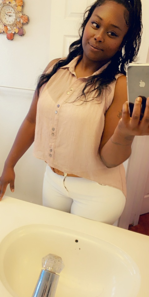 View queenj (Queen J) OnlyFans 0 Photos and 0 Videos for free 

 picture 2