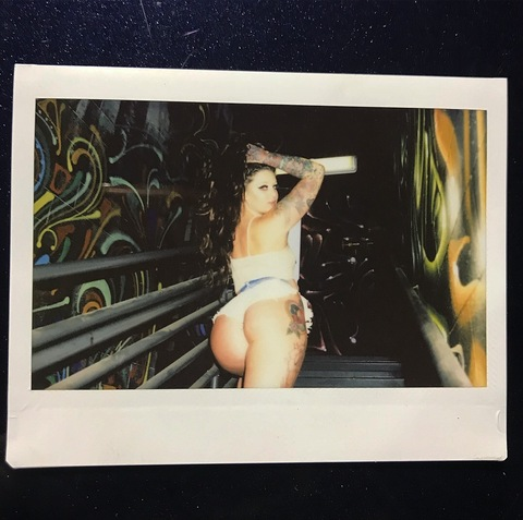 queenmiranda OnlyFans Leaked (355 Photos and 137 Videos) 

 picture 2