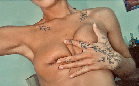 @queennmak leak Onlyfans videos for free 

 picture 2