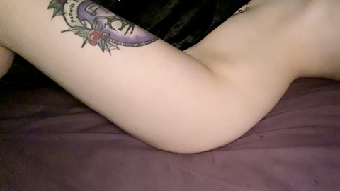 Onlyfans free queenofthestars 

 picture 2