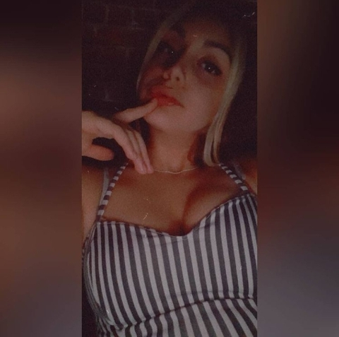 @queenselena15 leaks Onlyfans content for free 

 picture 2