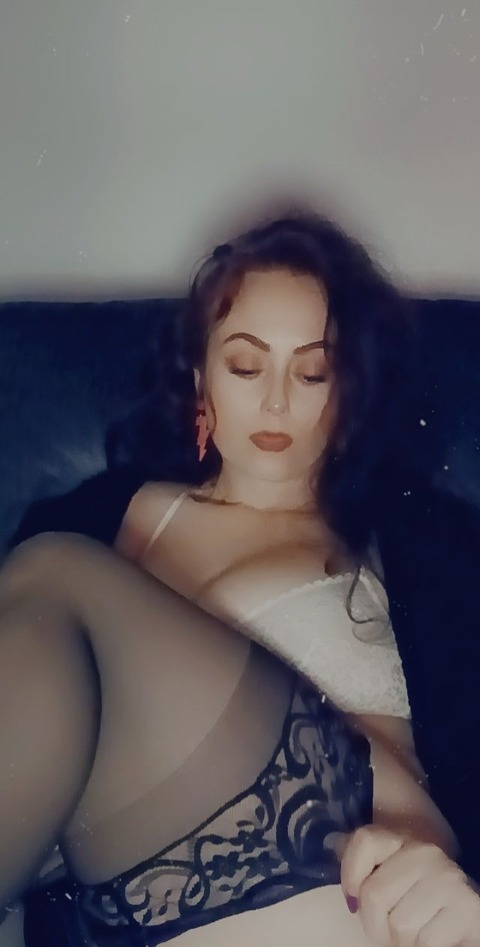 View queenthiccolo (QueenThiccolo) OnlyFans 10 Photos and 0 Videos leaked 

 picture 2