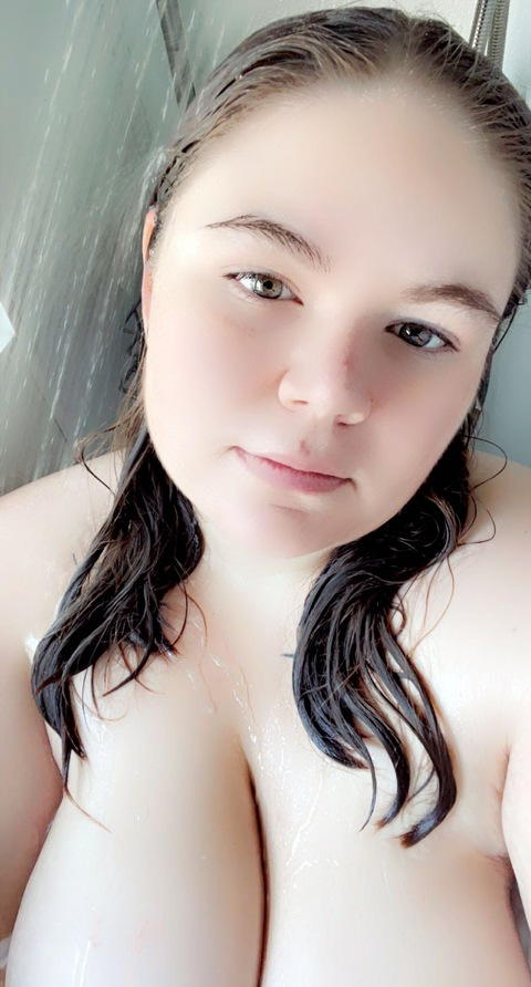View Victoria Jayde (queenvickiej) OnlyFans 22 Photos and 1 Videos leaked 

 picture 2