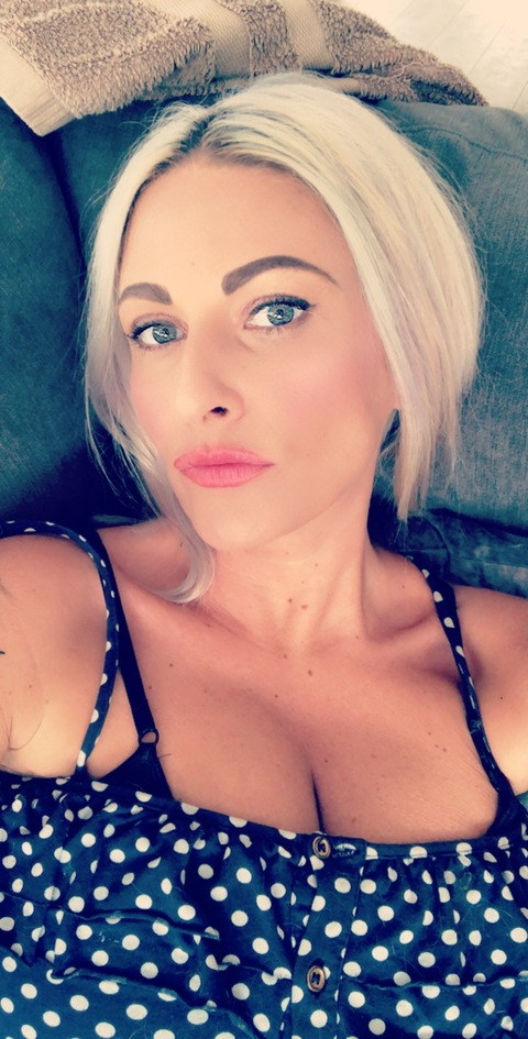Download queenvickyx OnlyFans content free 

 picture 2