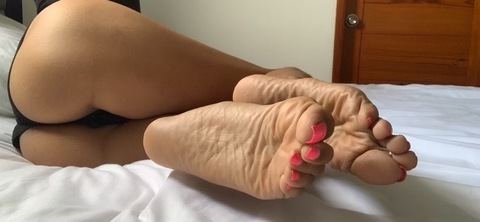 View queenyesseniasppv OnlyFans content for free 

 picture 2