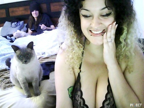 Onlyfans free content queenyoliicakes 

 picture 2