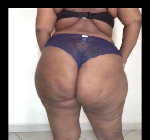 View Queenzeexxx👑 (queenzeexxx) OnlyFans 0 Photos and 0 Videos gallery 

 picture 2