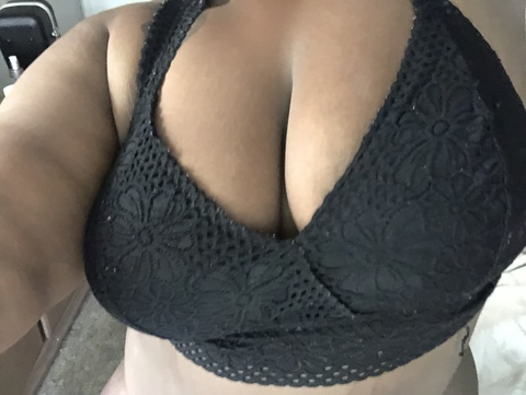 quin420 (Maryquinn) OnlyFans content 

 picture 2