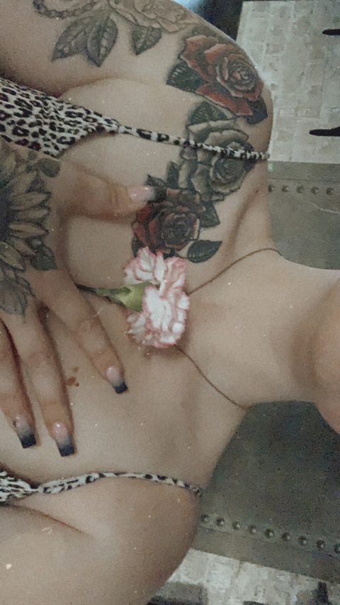 Onlyfans free content raeraexxo 

 picture 2