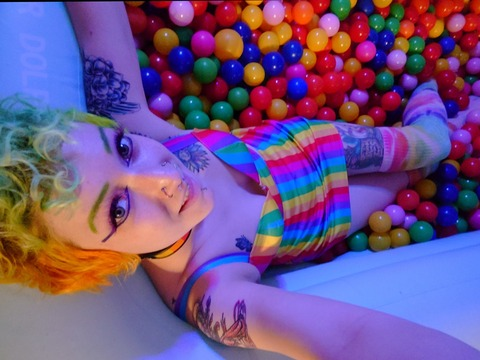 View rainbowvixen (RainbowVixen) OnlyFans 102 Photos and 19 Videos leaked 

 picture 2