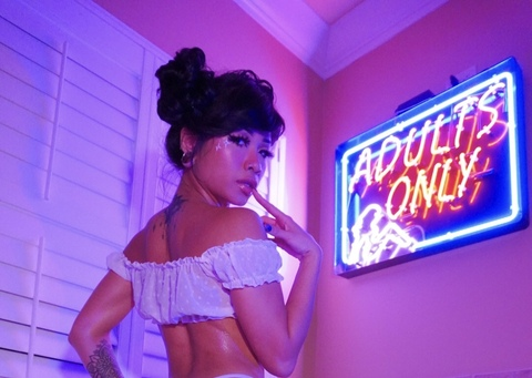 rainelee OnlyFans Leaks 

 picture 2