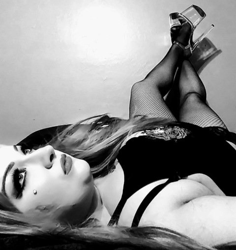 View raven_reigns OnlyFans videos and photos for free 

 picture 2