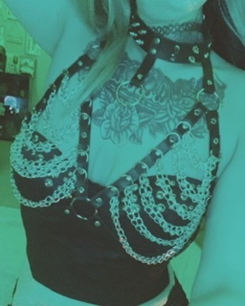View raychillkoz (Rachel Kozlowski) OnlyFans 108 Photos and 6 Videos leaks 

 picture 2
