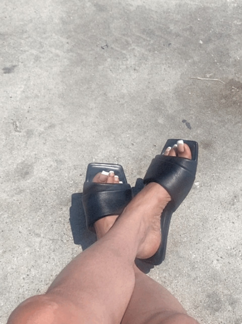 @realsnowtoes leak Onlyfans videos free 

 picture 2