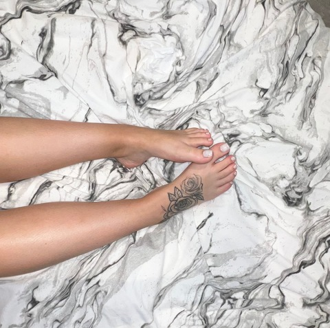 @rebecca.glover leaked Onlyfans photos free 

 picture 2