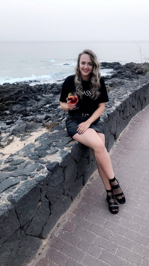 rebeccalou OnlyFans Leaks (0 Photos and 0 Videos) 

 picture 2