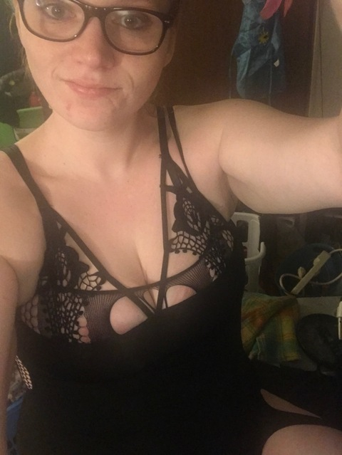 redbeauty93 OnlyFans Leaked (14 Photos and 3 Videos) 

 picture 2