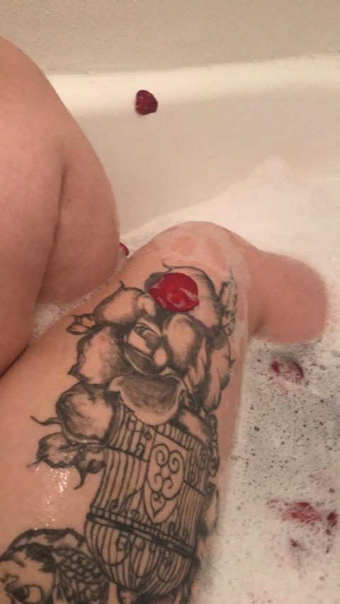 View Red bella (redbella5) OnlyFans 11 Photos and 0 Videos for free 

 picture 2