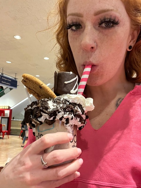 View redddxxx92 (Whitney) OnlyFans 9 Photos and 0 Videos for free 

 picture 2