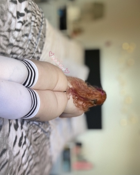 View redellehartfree OnlyFans content for free 

 picture 2
