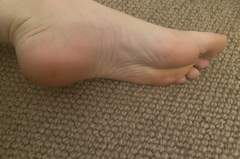 Download redheadfeetx OnlyFans content for free 

 picture 2