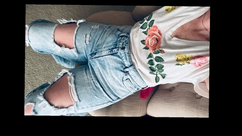 View redlilyanne OnlyFans content for free 

 picture 2