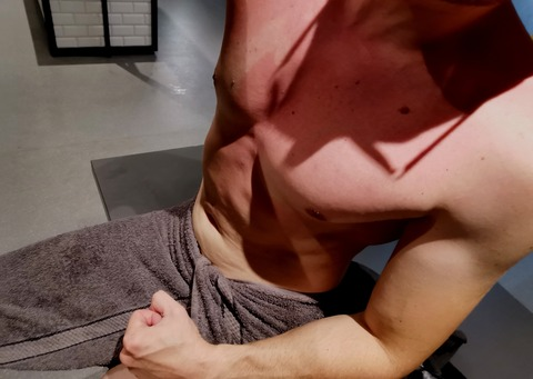 redstar19 (Redstar) OnlyFans Leaked Content 

 picture 2