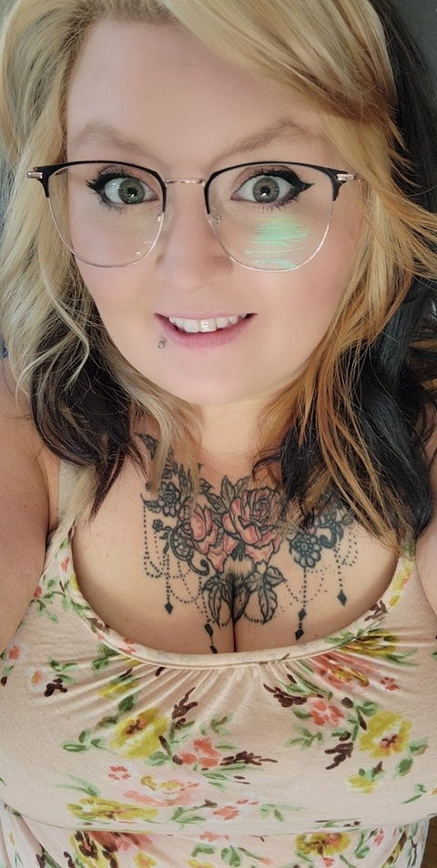Download reefermom OnlyFans content for free 

 picture 2