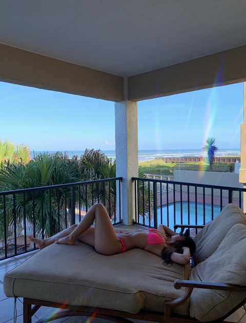 View reinacosmo OnlyFans content for free 

 picture 2