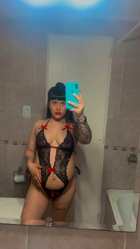 Download reinamiaa OnlyFans content free 

 picture 2