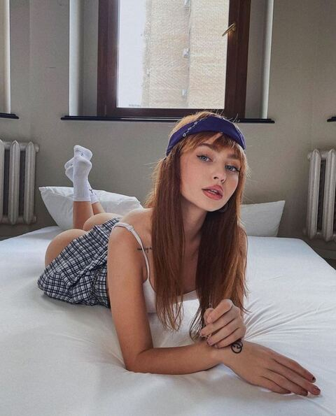 renatarii (Renata) free OnlyFans content 

 picture 2
