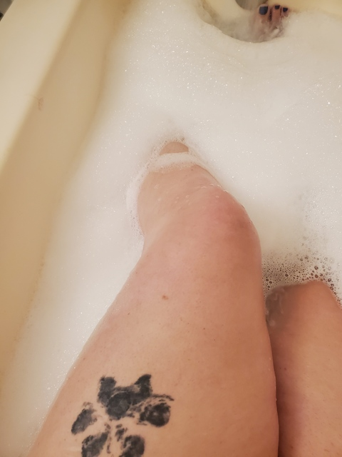 reneadeann OnlyFans Leak (3 Photos and 1 Videos) 

 picture 2