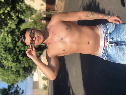 Onlyfans leak rian.4lmeida 

 picture 2