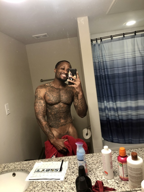 View richthagreat (Rich) OnlyFans 7 Photos and 7 Videos for free 

 picture 2