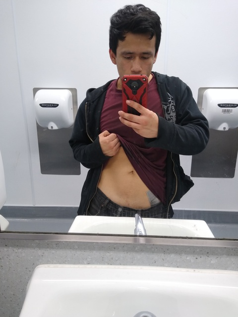 ricrod94 OnlyFans Leaks (4 Photos and 0 Videos) 

 picture 2