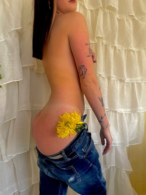 rileyspov OnlyFans Leaked (104 Photos and 3 Videos) 

 picture 2