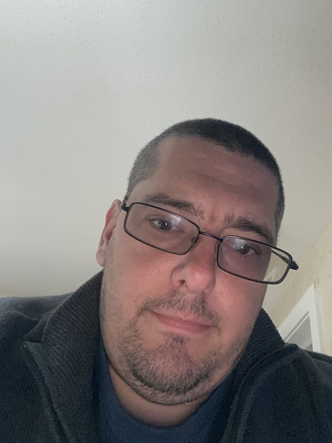 View robert49268761 OnlyFans content for free 

 picture 2
