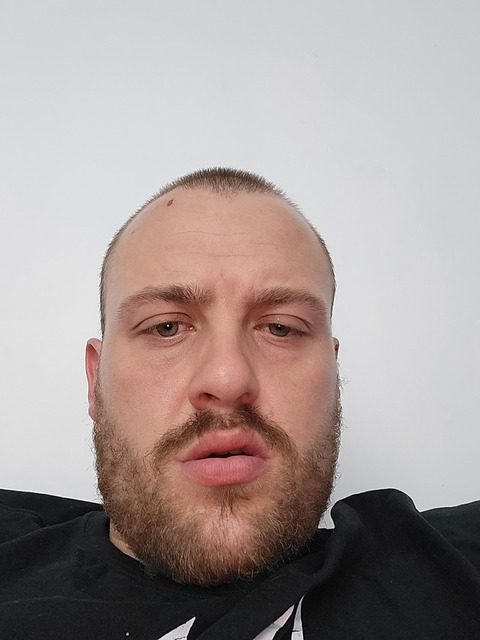 robertmyhill371 (Robertmyhill371) OnlyFans Leaked Content 

 picture 2