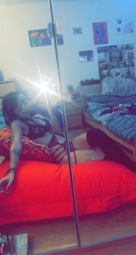 @ronnimac18 leaked Onlyfans gallery for free 

 picture 2